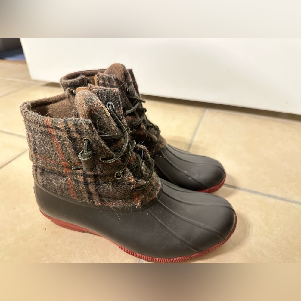 Sperry’s saltwater wool boots